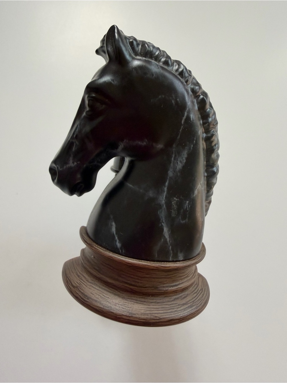 BATH & BODY WORKS HORSE DECOR CHESS CONTROL WALLFLOWER FRAGRANCE PLUG IN HOLDER
